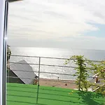 подвійний з терасою біля моря совіньон Tatil Evi