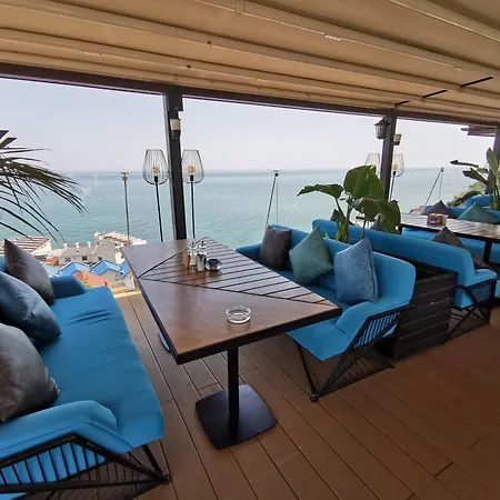 подвійний з терасою біля моря совіньон Holiday home