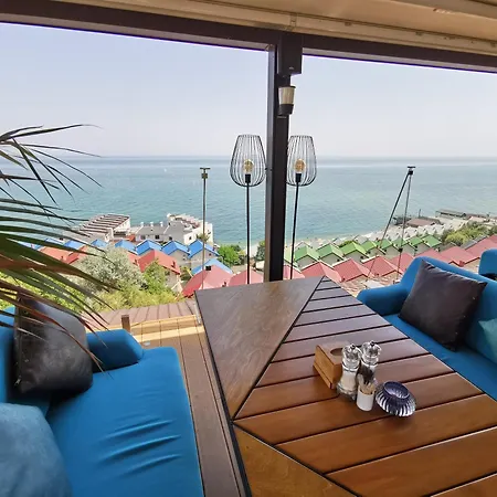 подвійний з терасою біля моря совіньон