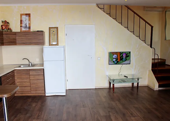 подвійний з терасою біля моря совіньон * Odesa