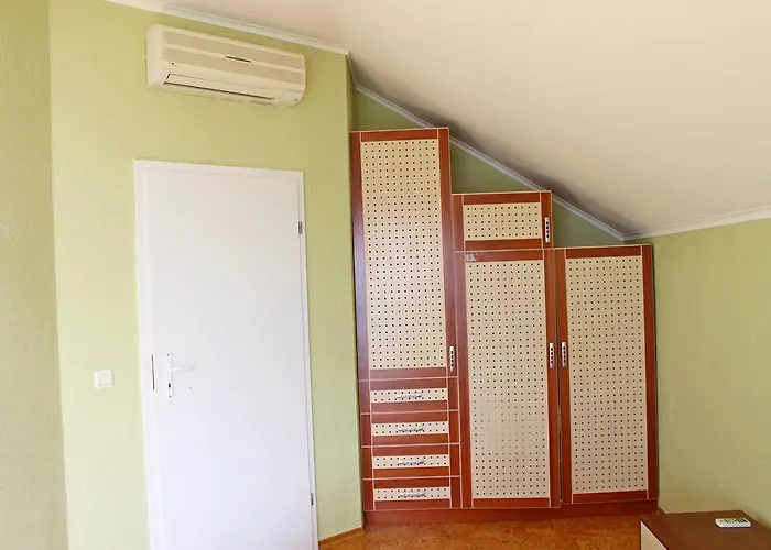 подвійний з терасою біля моря совіньон Nyaraló *