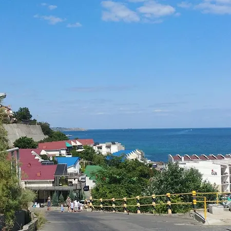 подвійний з терасою біля моря совіньон Дом отдыха Одесса